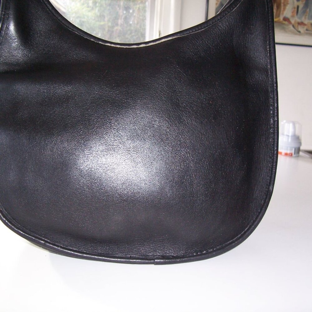 Coach Vintage Black Cross Body Bag. Aprox 9"H 12" Across 4.5" W